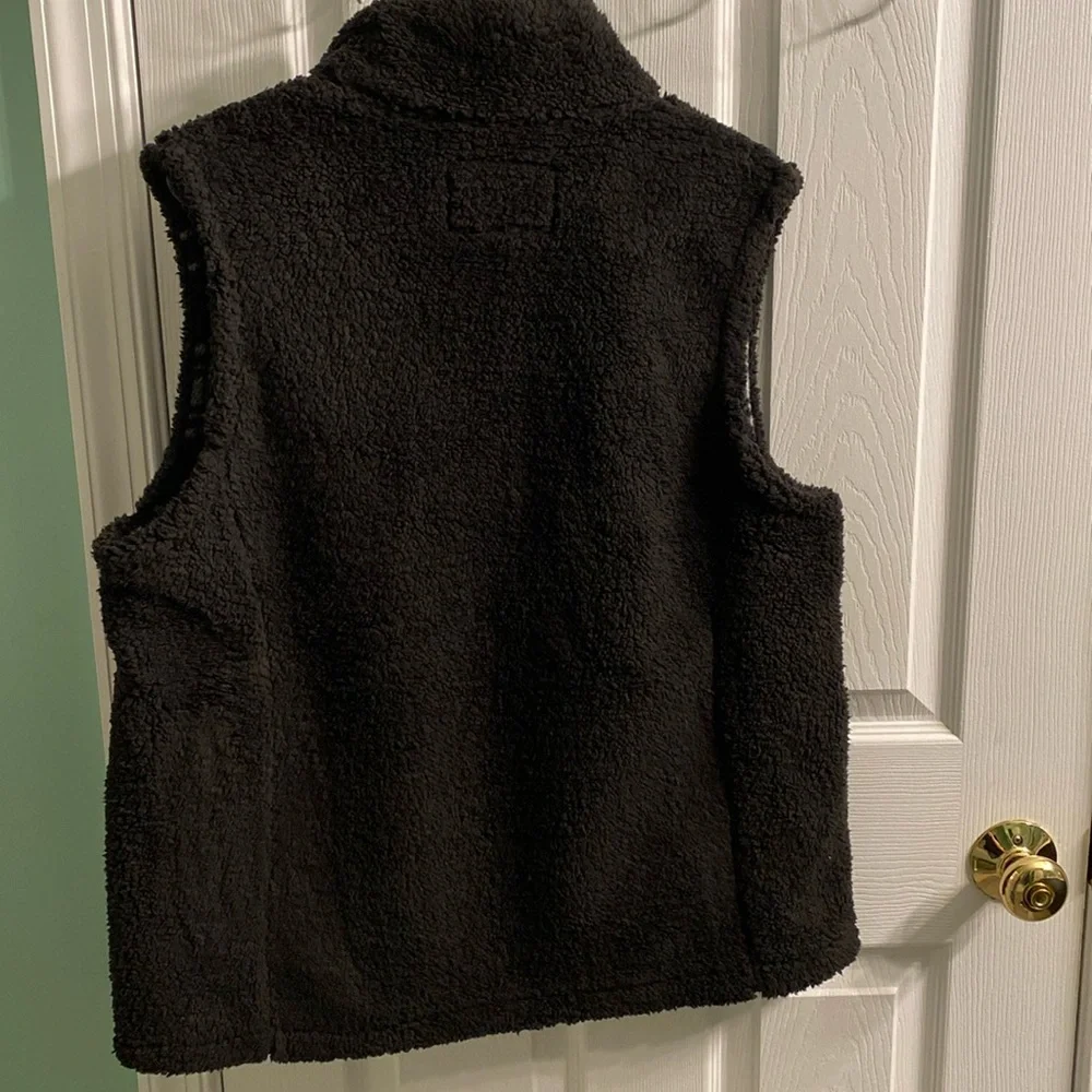 NWT Sage Collective Women's Sherpa Fleece Lined Plush Vest in Black - Picture 5 of 8